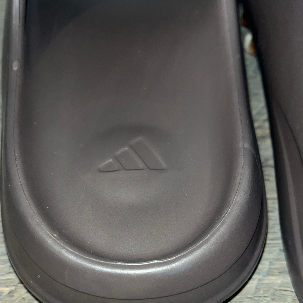 ADIDAS YEEZY SLIDES  - Dark Brown - MEN'S SIZE 8 - Picture 3 of 9